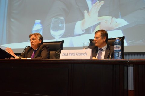  Implicaci&oacute;ns da Lei de Reforma Local sobre o control interno das entidades locais  - Curso monográfico: A reforma local a debate